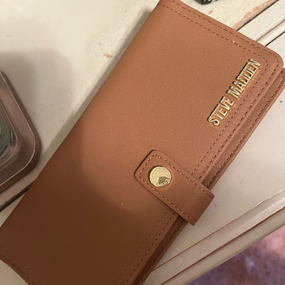 Steve Madden wallet